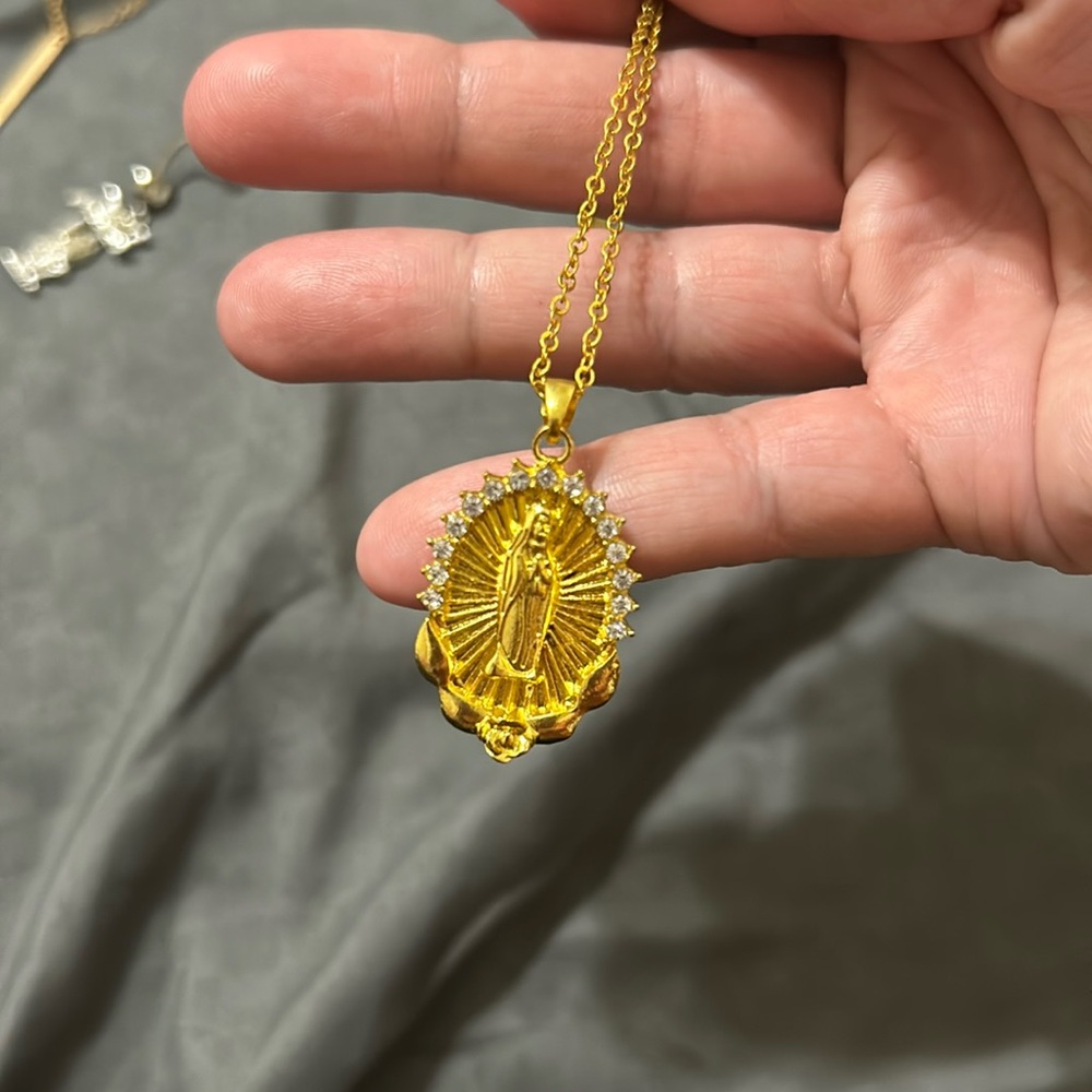Necklace with virgin Mary